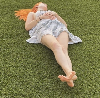 Elyse Dufour feet photo 1