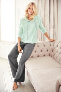Elyse Taylor feet photo 19