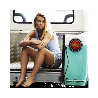 Elyse Taylor feet photo 9