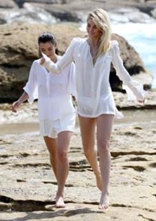 Elyse Taylor feet photo 7