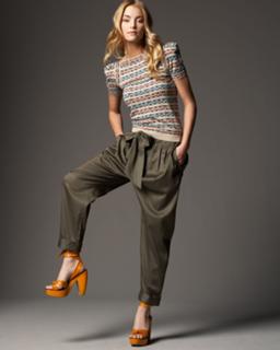Elyse Taylor feet photo 1