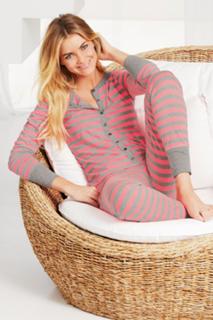 Elyse Taylor feet photo 7