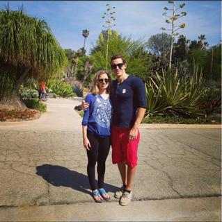 Elyse Willems feet photo thumbnail