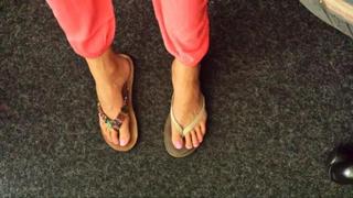 Elyse Willems feet photo thumbnail