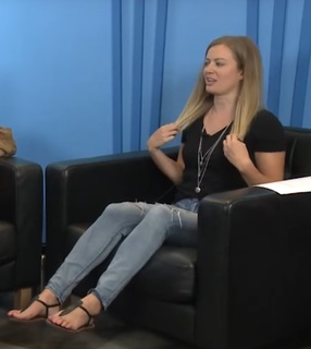 Elyse Willems feet photo thumbnail