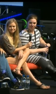 Elyse Willems feet photo thumbnail