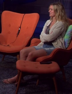 Elyse Willems feet photo thumbnail