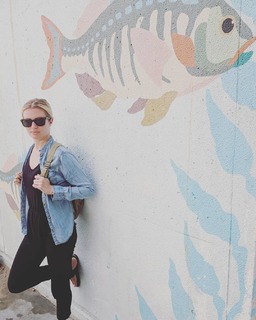 Elyse Willems feet photo thumbnail