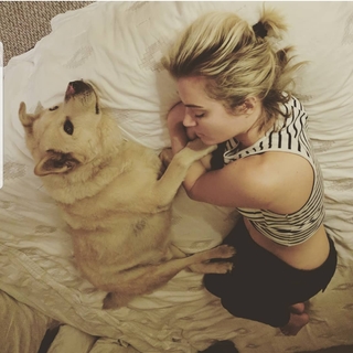 Elyse Willems feet photo thumbnail