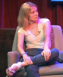 Elyse Willems feet photo thumbnail
