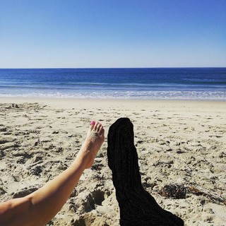 Elyse Willems feet photo thumbnail