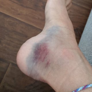 Elyse Willems feet photo thumbnail