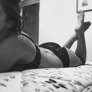 Elysia Rotaru feet photo 11