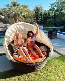 Elysia Rotaru feet photo 11