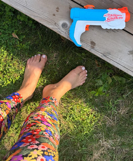 Elysia Rotaru feet photo 2