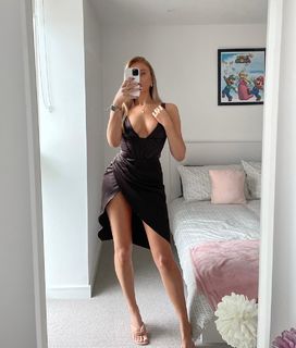 Elz the Witch feet photo thumbnail