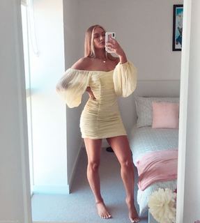 Elz the Witch feet photo thumbnail