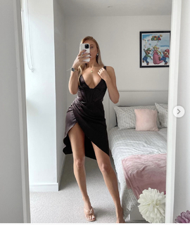 Elz the Witch feet photo thumbnail