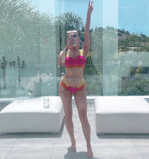 Elz the Witch feet photo thumbnail