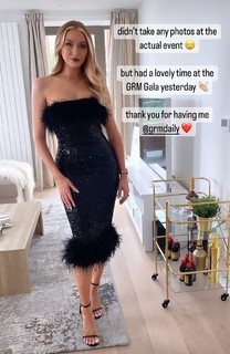 Elz the Witch feet photo thumbnail