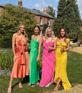 Elz the Witch feet photo thumbnail