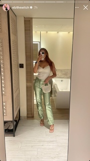 Elz the Witch feet photo thumbnail