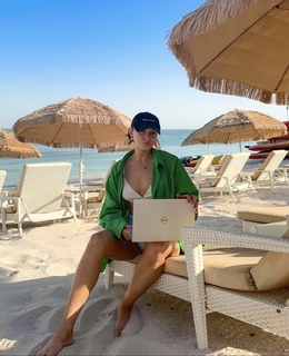 Elz the Witch feet photo thumbnail