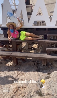 Elz the Witch feet photo thumbnail