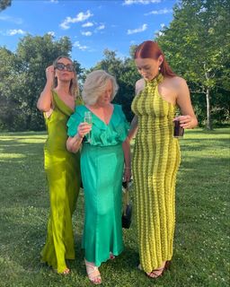 Elz the Witch feet photo thumbnail