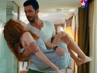 Elçin Sangu feet photo 5