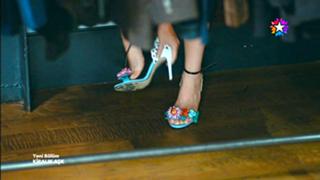 Elçin Sangu feet photo thumbnail