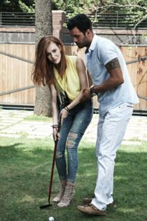 Elçin Sangu feet photo thumbnail