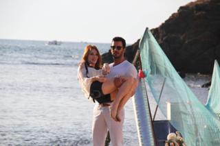 Elçin Sangu feet photo thumbnail