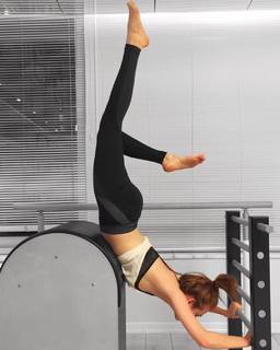 Elçin Sangu feet photo thumbnail