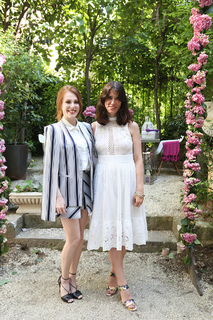 Elçin Sangu feet photo thumbnail