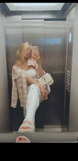 Ema Radujko feet photo thumbnail