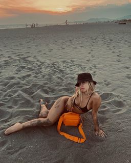 Ema Radujko feet photo thumbnail