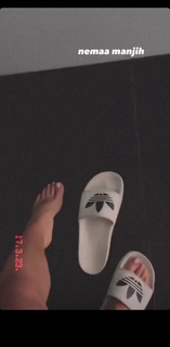 Ema Radujko feet photo thumbnail