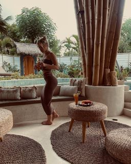 Ema Radujko feet photo thumbnail