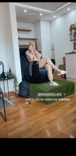 Ema Radujko feet photo thumbnail