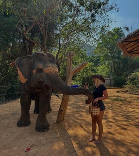 Ema Radujko feet photo thumbnail