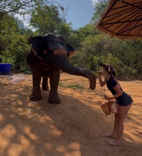 Ema Radujko feet photo thumbnail