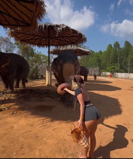 Ema Radujko feet photo thumbnail