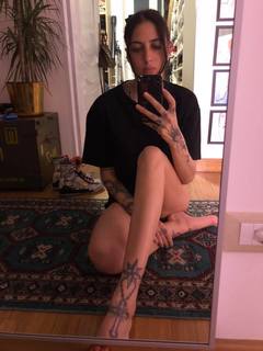 Ema Stokholma feet photo thumbnail