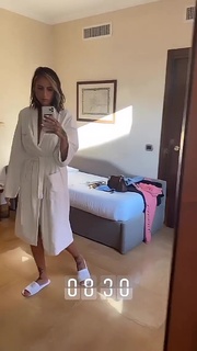 Ema Stokholma feet photo thumbnail