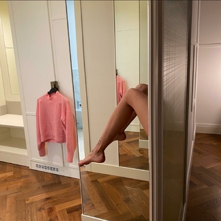 Ema Stokholma feet photo thumbnail