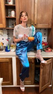 Ema Stokholma feet photo thumbnail