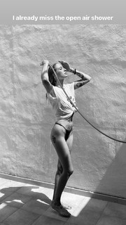 Ema Stokholma feet photo thumbnail