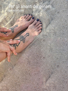 Ema Stokholma feet photo thumbnail