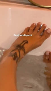 Ema Stokholma feet photo thumbnail